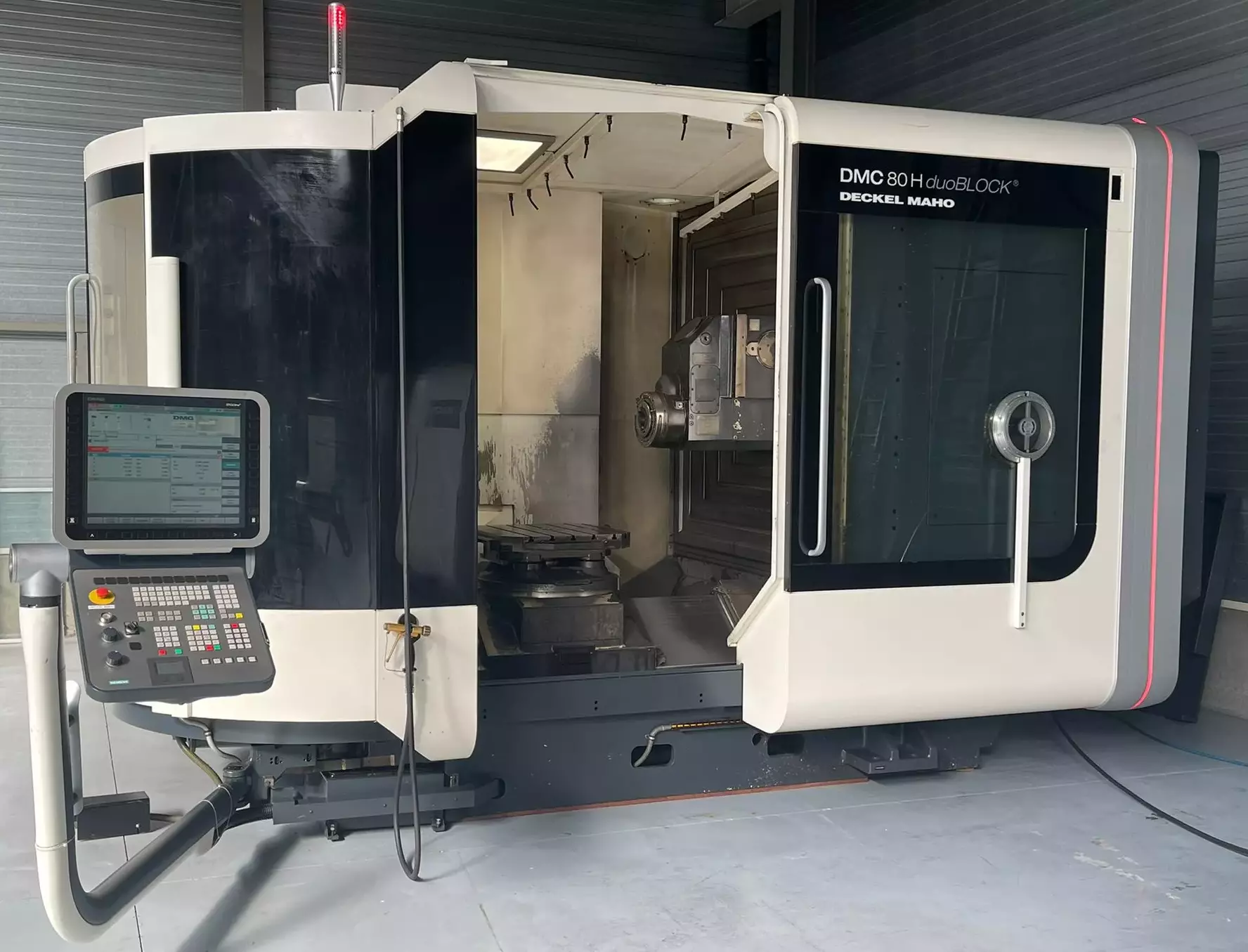 A Modern Horizontal Machining Center